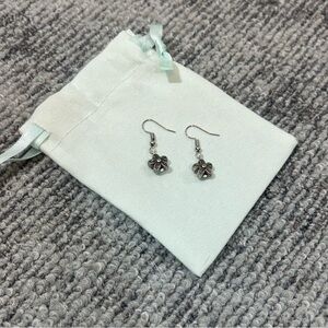 Dainty Daisy Silver Floral Earrings Dangle Hypoallergenic Hooks✨